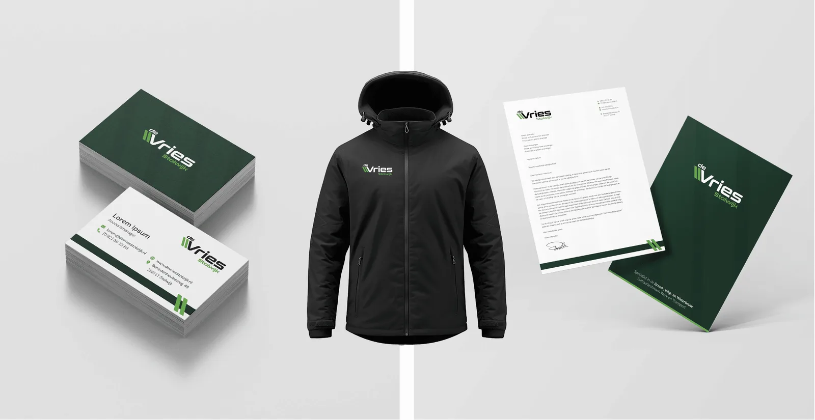Promotie materiaal van De Vries Stolwijk, inclusief visitekaartjes, briefpapier en een jas met het logo. Mooie branding voor De Vries Stolwijk.