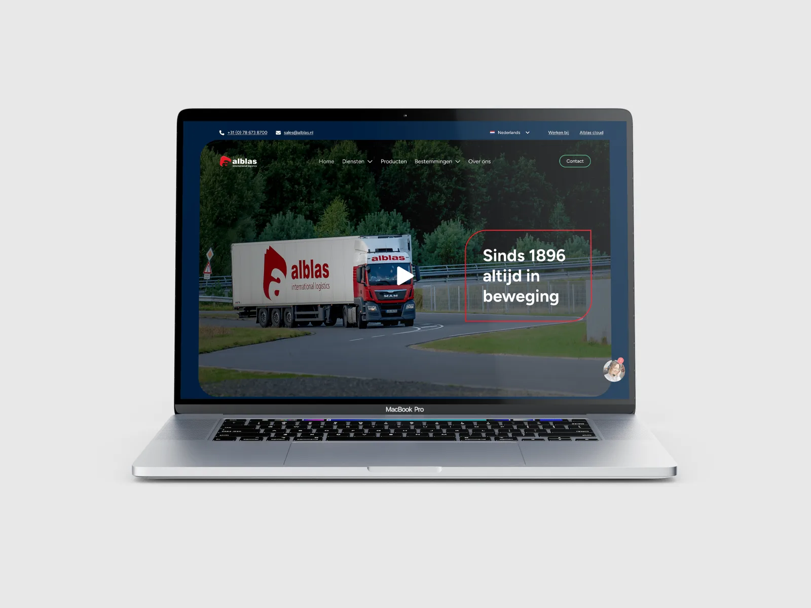 De website van Alblas International Transport op een MacBook
